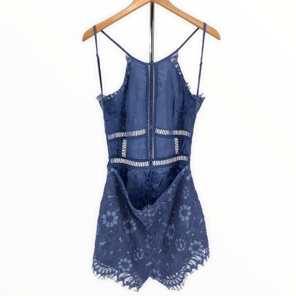NBD x Revolve Alijah Blue Floral Lace Halter Open Back Romper NWT size XL - Picture 10 of 13